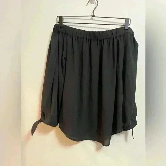 Express - Women’s Black Off the Shoulder 3/4 Bow Sleeve Blouse - Size Small - Picture 5 of 6